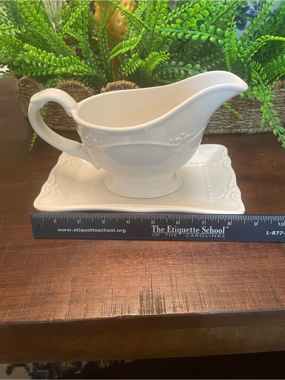 Classic White Ceramic Gravy Boat with Matching Underplate